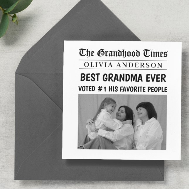 Mejor foto de titular de periódico de la abuela Pe (Subido por el creador)