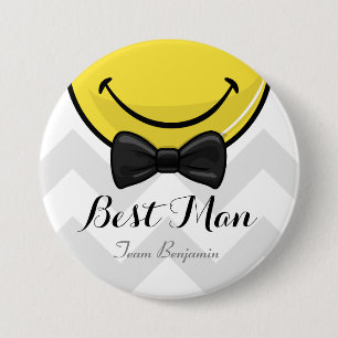 Mejores hombres sonrientes que casan el botón