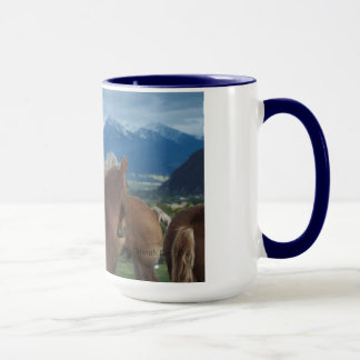 Melenas y taza de las montañas