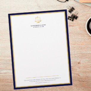 Membrete Escalas de justicia elegante abogado logotipo oro