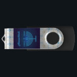 Memoria USB Feliz Festival Hanukkah Decoración de Menorah<br><div class="desc">Feliz Festival Hanukkah Menorah Navy Blue decoración moderna y divertida diseño hermoso regalo,  cumpleaños 75 Israel,  laptop,  USB Flash drives. Hanukkah Festividad judía Diseño de moda,  ilustracion de luces de neón azul para el hogar,  electrónica,  computadora y portátil,  Flash drives USB</div>