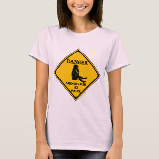 Menopausia en las camisetas y los regalos del