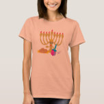 Menorah y Dreidel Navy mangas largas camisetas<br><div class="desc">Vestido en estilo para Hanukkah,  con nuestra camiseta de mangas largas de la Marina Menorah y Dreidel - Imagen con licencia de GraphicsFactory.com,  y con derechos de autor de GraphicsFactory.com.</div>