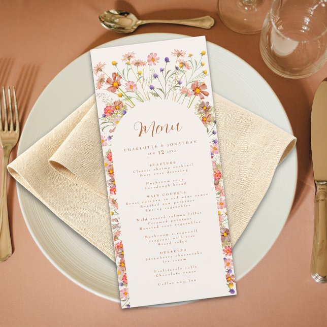 Menú Arco Floral Boho para Boda de Otoño (Boho rustic floral arch fall wedding menu watercolor wildflowers elegant script Beige cream ivory)