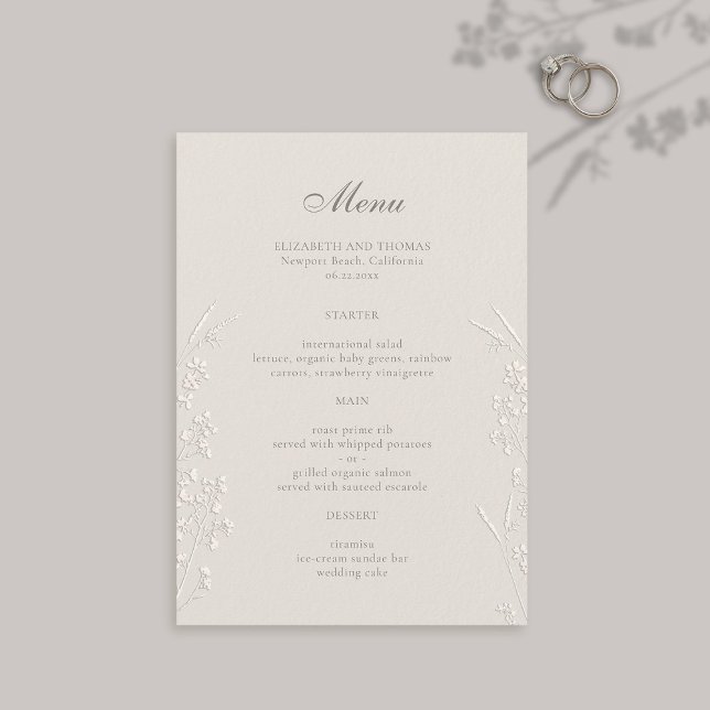 Menú Boda Clásico Grabado en relieve de Flores Silvestr (formal wedding menu card traditional calligraphy ecru faux embossed wildflowers modern classic large)