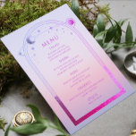 Menú Boda de las Estrellas Moon Sun Rosa Mystical Sunse<br><div class="desc">Mystical Sunset Pink Sun Moon Stars Astronomía Galaxy Celestial Cosmic Space Boda Carta con un sol rosa y violeta, luna y estrellas enmarcada en un fondo pastel de puesta de sol en la playa con detalles del menú en el centro en un guión moderno de caligrafía violeta. Personalice editando el...</div>