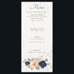 Menú Boda floral Rústico y azul de la marina<br><div class="desc">Estas tarjetas de menú fáciles de personalizar son perfectas para tu boda de campo o de campo. Presentan un estilo rústico y elegante, con un fondo de madera blanca de color claro y acentos florales en azul marino y melocotón o rosa rubor que representan peonías y rosas con acentos folláricos...</div>