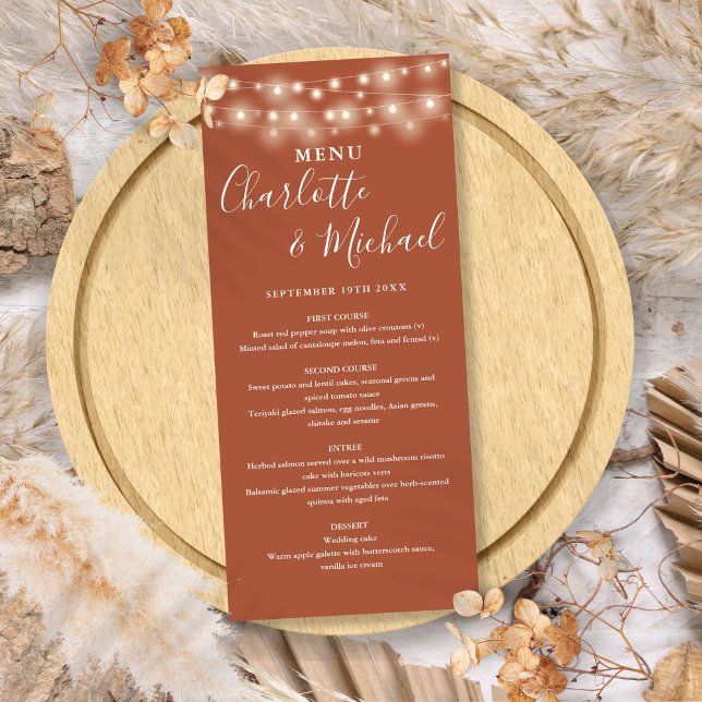 Menú de Boda con Luces de Cuerda de Terracota Pers (Terracotta String Lights Signature Wedding Menu)