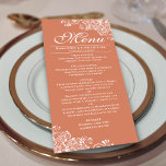 Menú Elegante Boda de Coral de Terracota y Curlos Blanc<br><div class="desc">Este encantador menú de coral de terracota le dará un toque de estilo a la recepción de tu boda. Presenta un diseño sencillo y hermoso con elegantes letras de guión y adornos de rizos blancos decorativos y remolinos en las esquinas. Hay espacio para los nombres de la pareja y la...</div>