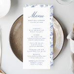 Menú Elegante Boda Floral Victoria Chinoiserie azul<br><div class="desc">El elegante menú boda Floral Blue Chinoiserie le ofrece una experiencia gastronómica impresionante. Con una elegante caligrafía azul sobre un fondo blanco fresco, este menú de personalizable permite a las parejas añadir nombres, fechas bodas y menús personalizados. En la parte trasera se exhibe un bonito patrón floral Chinoiserie azul y...</div>