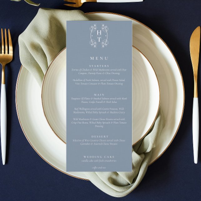 Menú Elegante Escudo floral Monograma Boda azul turbio (Elegant Floral Crest Monogram Dusty Blue Wedding Menu)