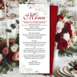 Menú Elegante rojo con remolinos plateados sobre Boda b<br><div class="desc">Este bonito menú le dará un toque de elegancia a la recepción de bodas. Cuenta con un bonito diseño con unos adornados rizos de Relieve metalizado gris plateado y remolinos sobre un fondo blanco clásico, con un texto rojo intenso y una espalda de mármol. Hay espacio para los nombres de...</div>