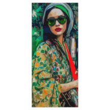 Mujer con gafas de sol verdes