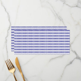 Menú Un cielo azul vívido con nubes blancas dispersas.