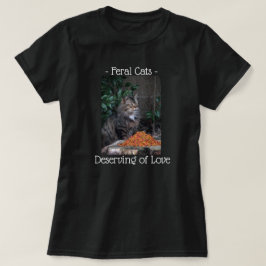 Mérito salvaje de los gatos de la camisa del amor