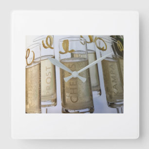 **MERRY CHRISTMAS "CHEERS COCKTAIL" RELOJ