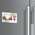Merry Christmas Gold Photo Holiday Magnet<br><div class="desc">Buscando una tarjeta de vacaciones única que realmente destacará? Mira nuestro Magnet de Feria de Navidad Dorada de Invierno de Verdor Botánico de Feria Festividad Fantástica! Esta hermosa tarjeta contiene tres de tus fotos favoritas, rodeadas de festivos motivos rojos y verdes de invierno. La caligrafía moderna completa el aspecto, por...</div>