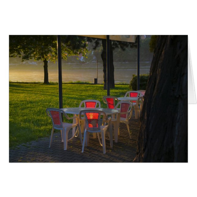 Mesa de comedor y sillas junto al río Danubio, (Anverso (Horizontal))
