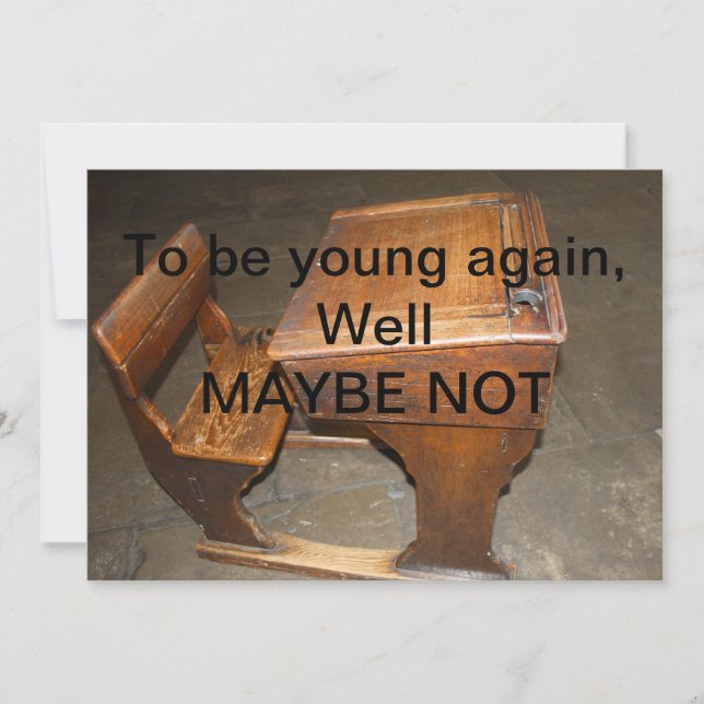 Mesa de la vieja escuela de madera e invitación a  (Anverso)