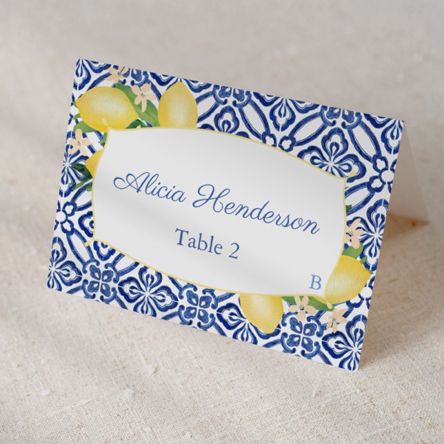 Mesa Tarjeta Boda de plaza de los azulejos azules de Si (Individual place card design featuring lemons with blue and white azulejo tile print)