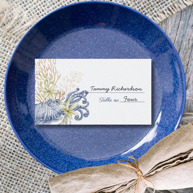 Mesa Tarjeta de lugar de boda costera azul y dorado (Coastal Wedding Blue & Gold Place Card)