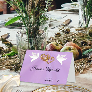 Mesa Tarjeta de lugar de palomas y corazones entrelazad