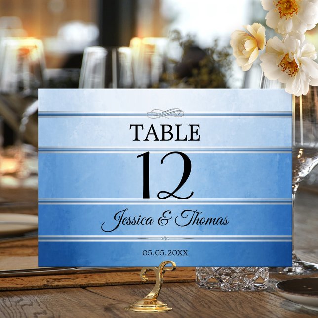 Mesa Tarjeta de número de tabla rayada de Blue Ton sur  (Elegant table number card featuring a painted blue ton sur ton striped design with a silver lining)