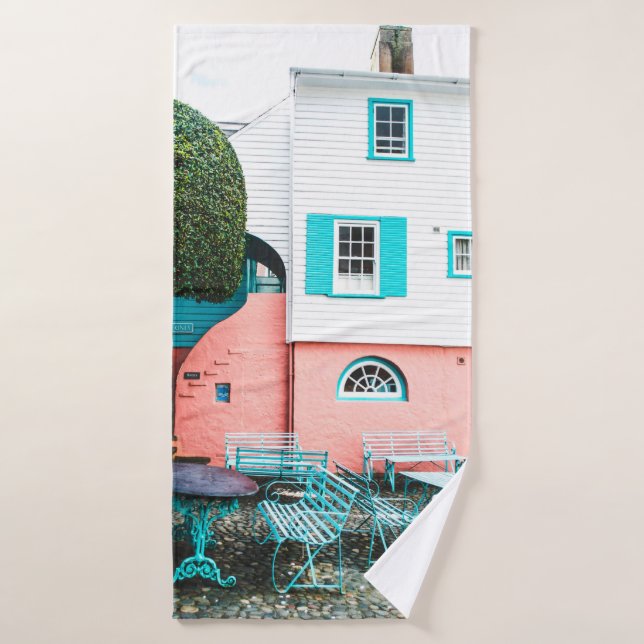 MESA verde azulada Y GRIS Y BENCH JUNTO A BLANCO Y (Toalla de baño)