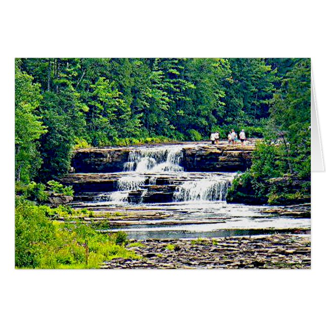 Métete bien bajo en las cataratas de Tahquamenon,  (Anverso (Horizontal))