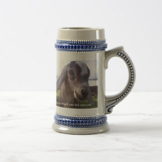 Mi bebé es una taza nubian de la cabra de la