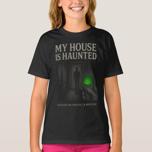 Mi casa es una camiseta juvenil embrujada (negra) (Anverso)