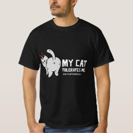 Mi gato me tolera y eso es suficiente camiseta div