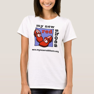 Mi nuevo rojo calza las camisetas para ella