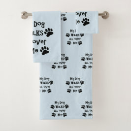 Mi perro camina por todo mí