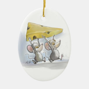 Mic & Mac Trayendo El Ornamento De Oval De Queso