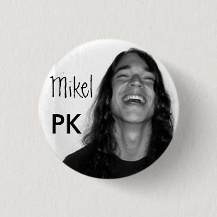 Mikel en un botón