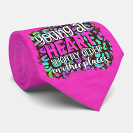 Milo Dale Young en la corbata del cuello de los ho