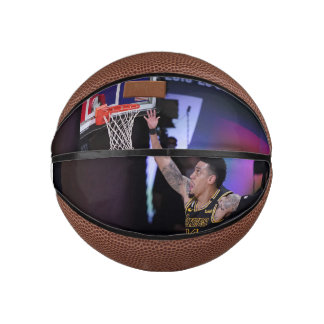 Mini Balón De Baloncesto Danny "el ladrillo" verde