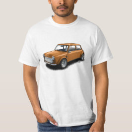 Mini coche anaranjado clásico en la camiseta