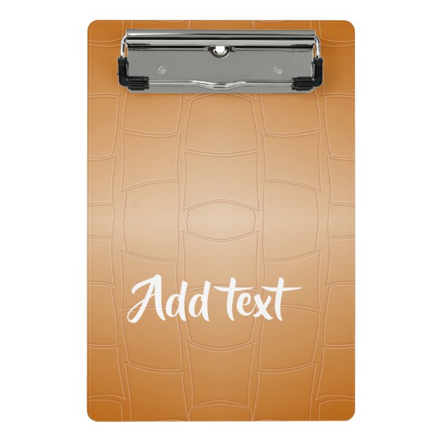 Minicarpeta De Pinza Cuero marrón monograma texturado (Anverso)