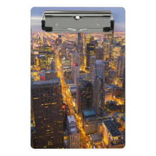 Minicarpeta De Pinza Horizonte céntrico de Chicago en la oscuridad