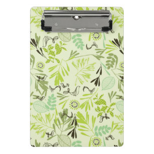 Minicarpeta De Pinza modelo que exhibe pequeños pájaros de bebé