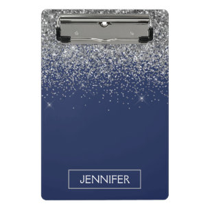 Minicarpeta De Pinza Nombre Monograma Glitter Azul Marino Plateado Feme