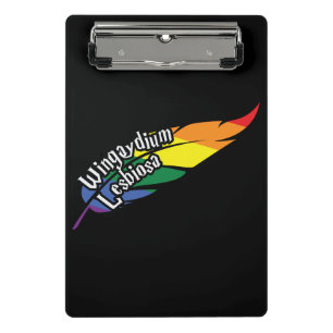 Minicarpeta De Pinza Wingaydium Lesbiosa - Funny LGBTQ+ Magic Pun