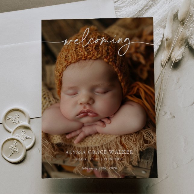 Minimalist Formal Welcoming Baby Announcement card (Subido por el creador)