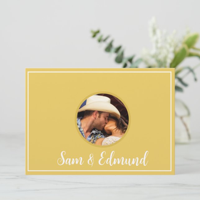 Minimalista amarillo mostaza - Tarjeta de agradeci (Anverso de pie)