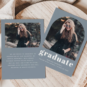 Minimalista Anuncio de Graduación Dusty Blue con 2