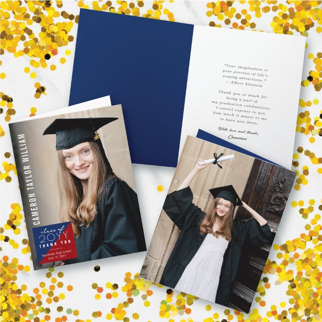 Minimalista Moderna Tarjeta de Agradecimiento de G (Modern Minimalist Split Square Photo Graduation Thank You Folded Card @ zazzle.com/color_therapy)