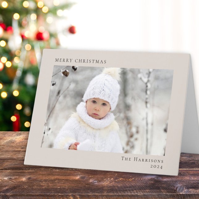 Minimalista Moderno Feliz Navidad Foto Beige (Share the love and warmth of the season with your personalized photo Christmas card)