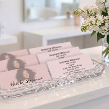 Negocio de salón de peluquería con guión negro y r